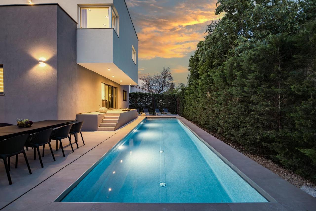 Villa Aida - 4 Bedroom Luxury Villa With Large Private Pool 4K Projector And Jacuzzi Pula Exteriér fotografie